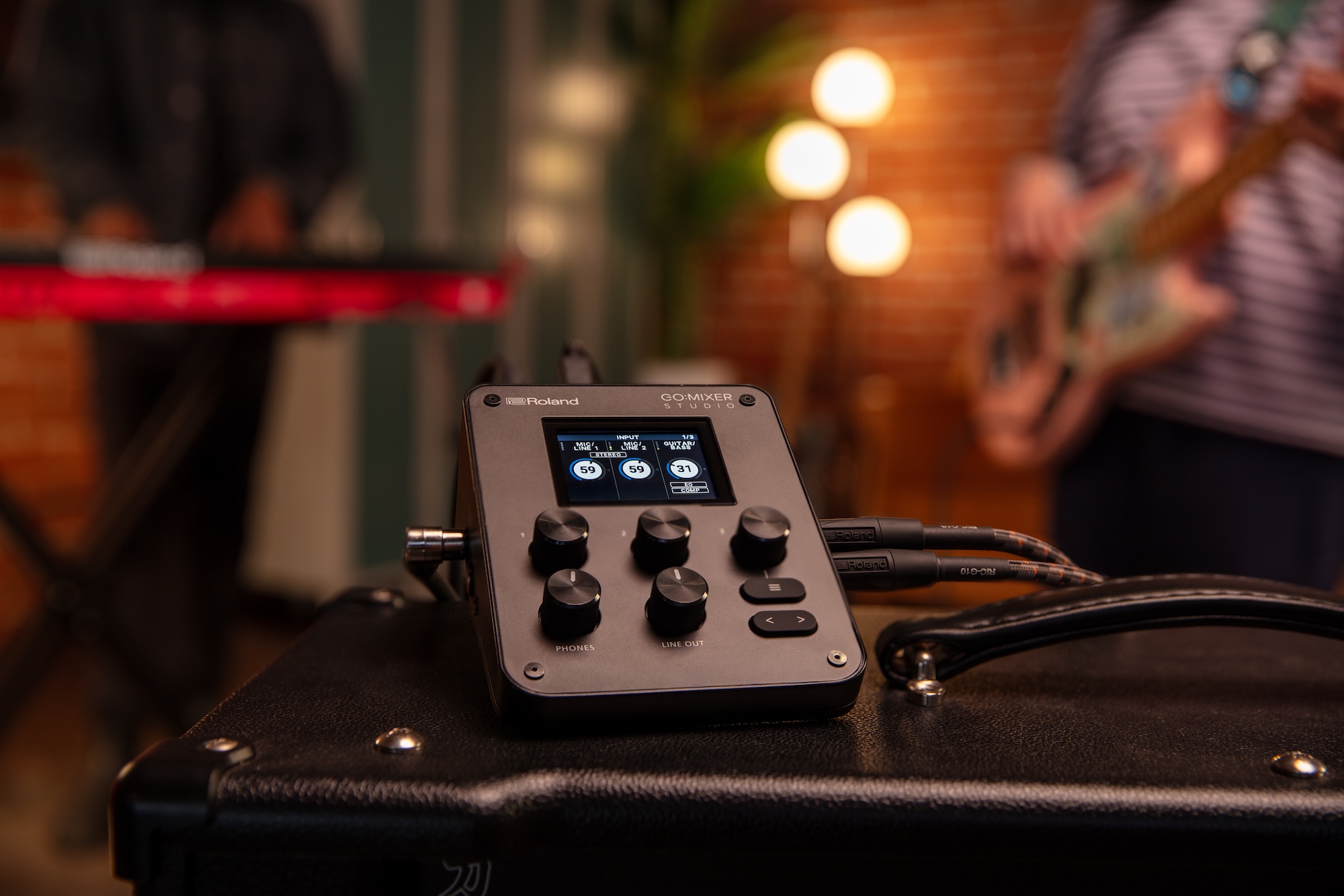 こんにちは、立浦です。Rolandさんのスマートフォンにそのまま接続して使える人気小型オーディオ・ミキサー／インターフェイスGO:MIXERシリーズに新たな上位モデル『GO:MIXER STUDIO』が登場!! 今回のGO:MIXER STUDIO は、スマホで手軽に高音質録音・配信ができるこれまで [&hellip;]