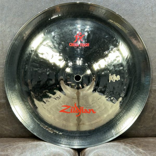 【品番】<br />
オリエンタル/チャイナT12<br />
<br />
【選定コメント】<br />
音程の揺らぎが大きく、特徴的な響きを持つ個体。ここ一発の存在感を主張。<br />
<br />
【販売価格】<br />
68,200円(税込)