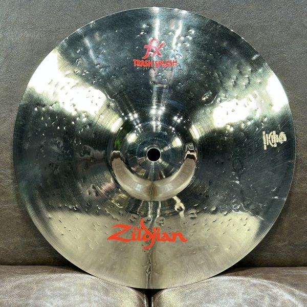 【品番】<br />
オリエンタル/TS11<br />
<br />
【選定コメント】<br />
アタックとサスイティンの音程感がバランスよくつながる。明るく弾けるようなアタック感。<br />
<br />
【販売価格】<br />
53,900円(税込)