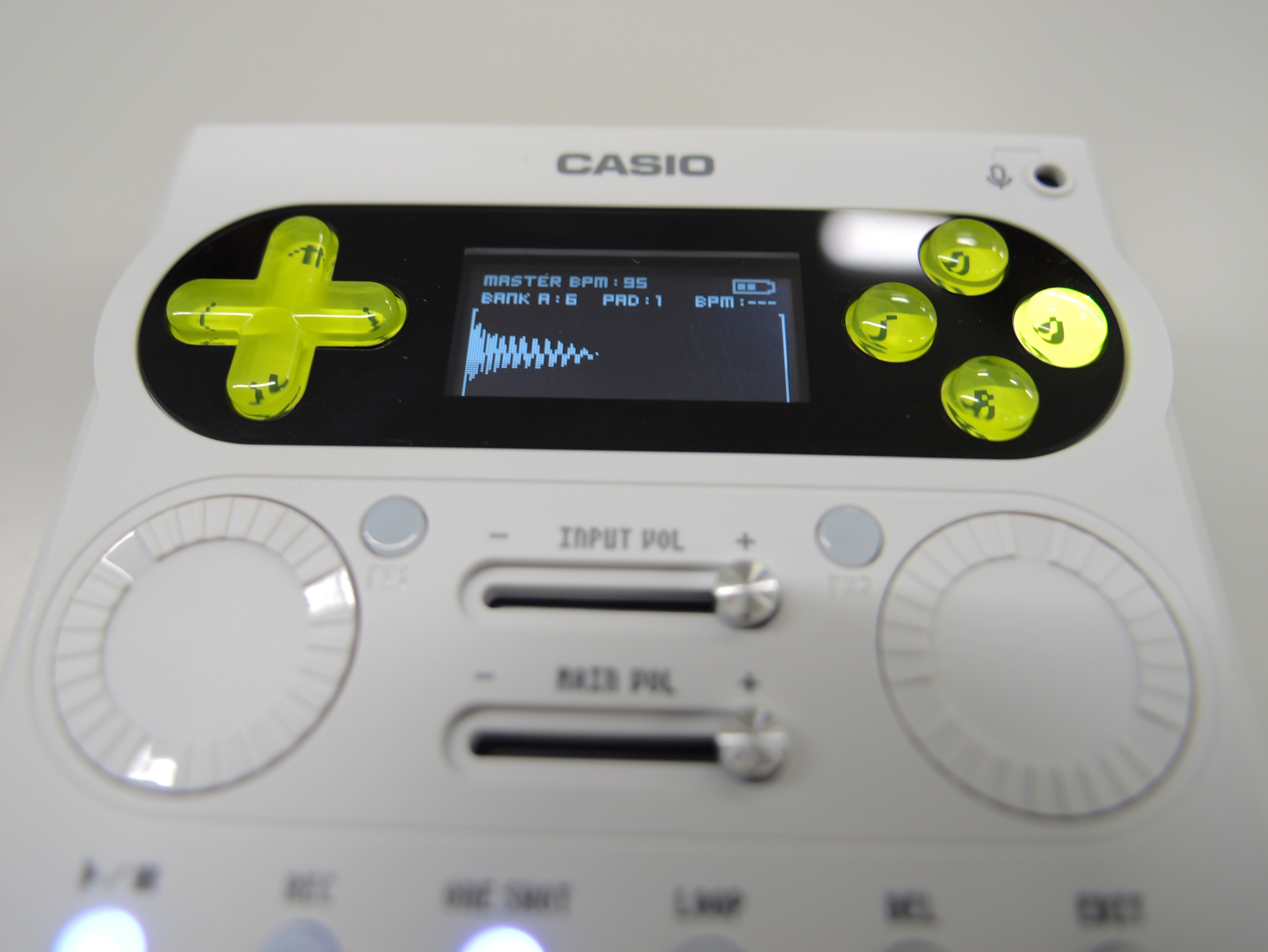 ご予約受付中】話題のサンプラー CASIO SXC-1が登場！｜島村楽器