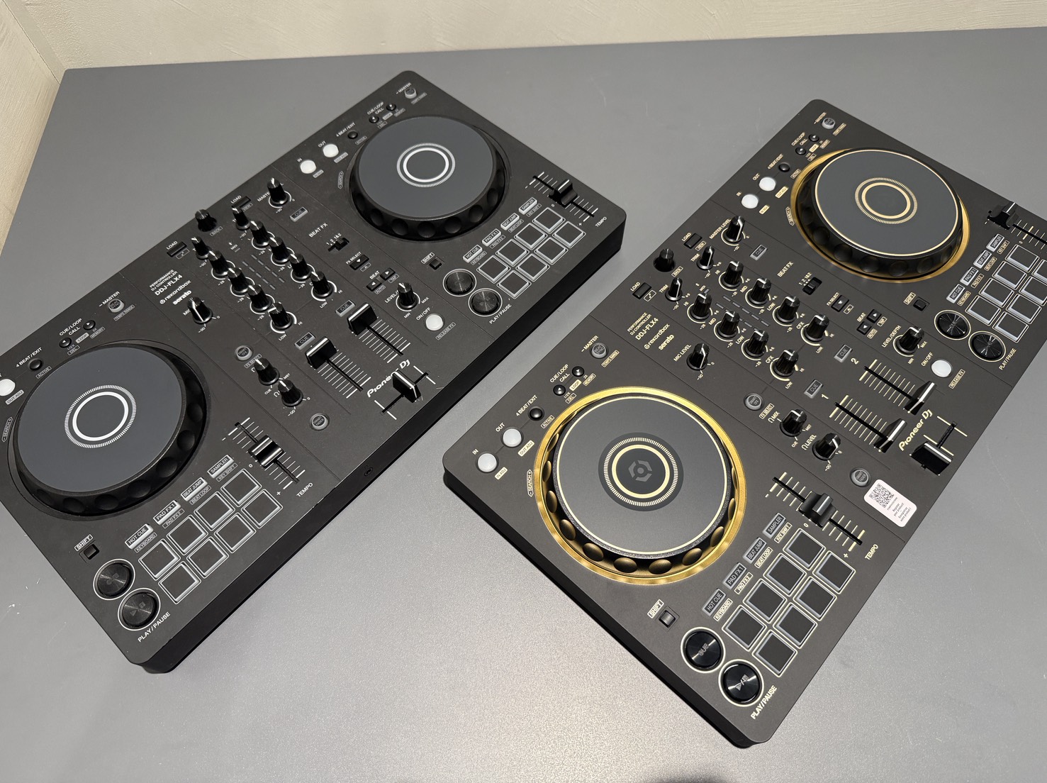 PioneerDJ(Alpha Theta)から人気のDDJ-FLX4の限定ゴールドカラー