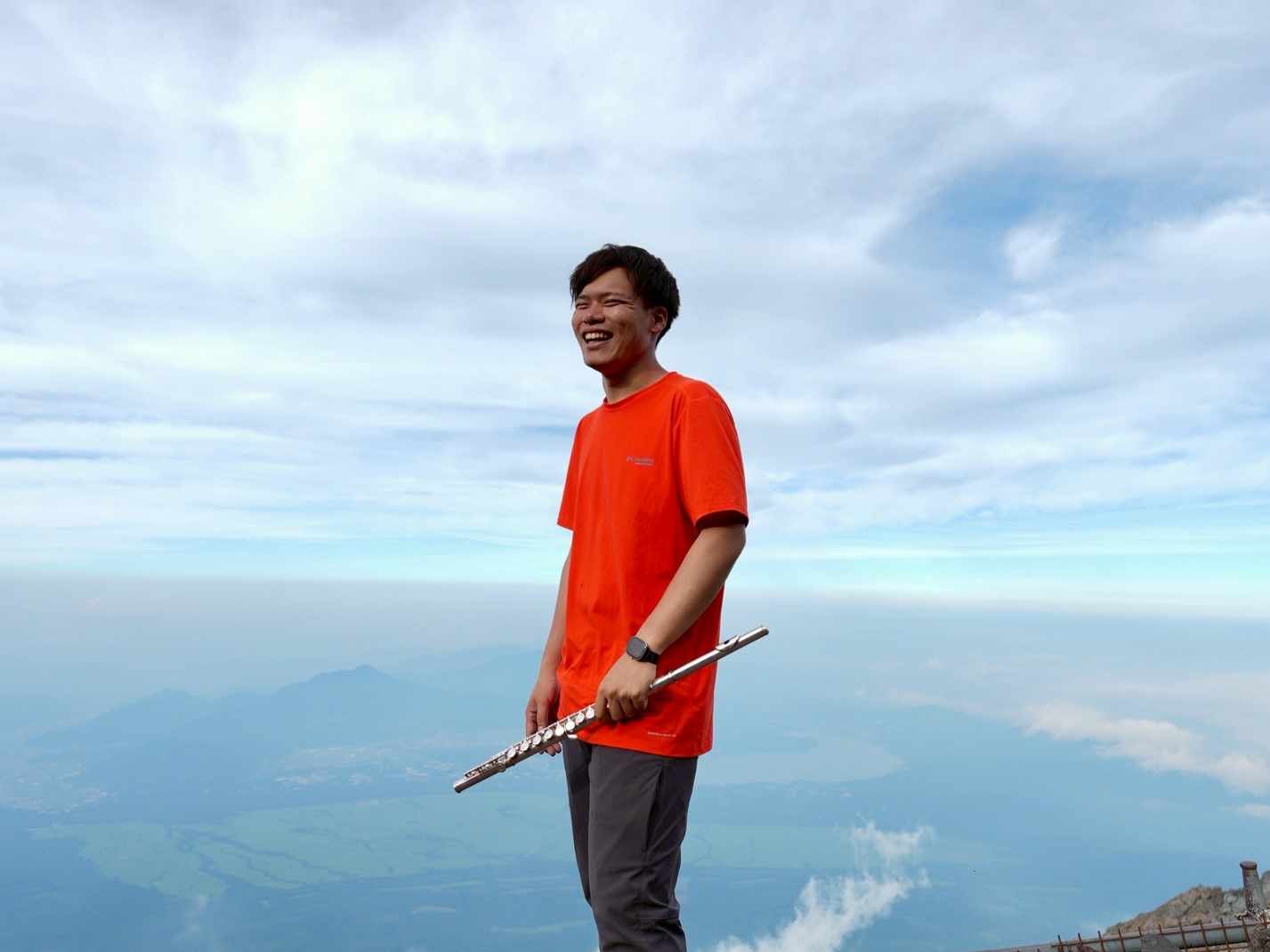 先日、富士山に登ってきました。 私にとって富士登山は毎年の行事のようなものですが、今回はグループでの登山でした。中には登山に慣れていない方もいました。 富士山に限らず、登山で大切なのは、ただ足を前に出すことだけではないと思っています。 大切なのは、歩きと呼吸のリズムです。 CONTENTS速く登れる [&hellip;]
