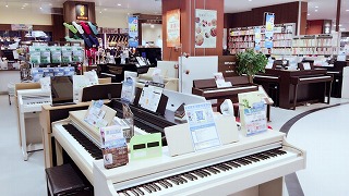 皆様、こんにちは！名古屋茶屋店ピアノアドバイザーの[#g:title=種橋（たねはし）]です。]]只今、「NEW MUSIC LIFEセール」を開催中です！すべて台数限定、なくなり次第終了の商品となりますのでぜひ一度この機会にご検討ください。皆様のご来店を心よりお待ちしております。 **合わせて読み […]