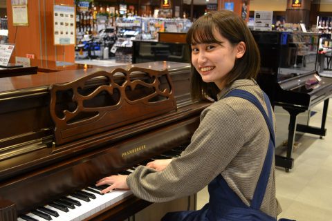 スタッフ写真 <店長><管楽器・防音・音楽教室アドバイザー>茶屋吹奏楽団 中村