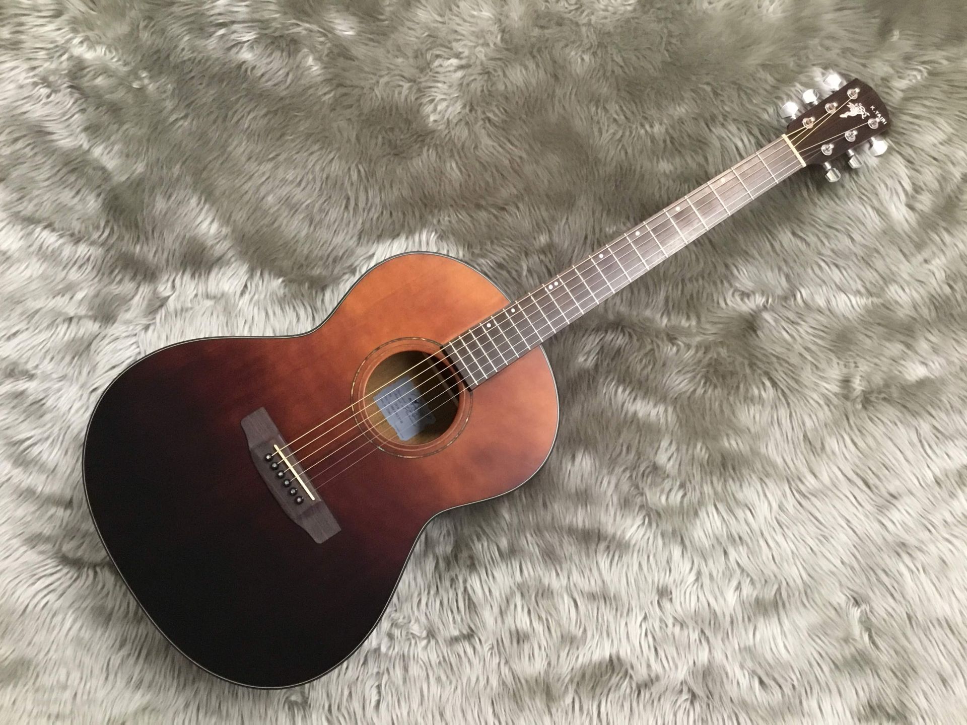 当社の アコースティックギター K.YAIRI - アコースティックギター