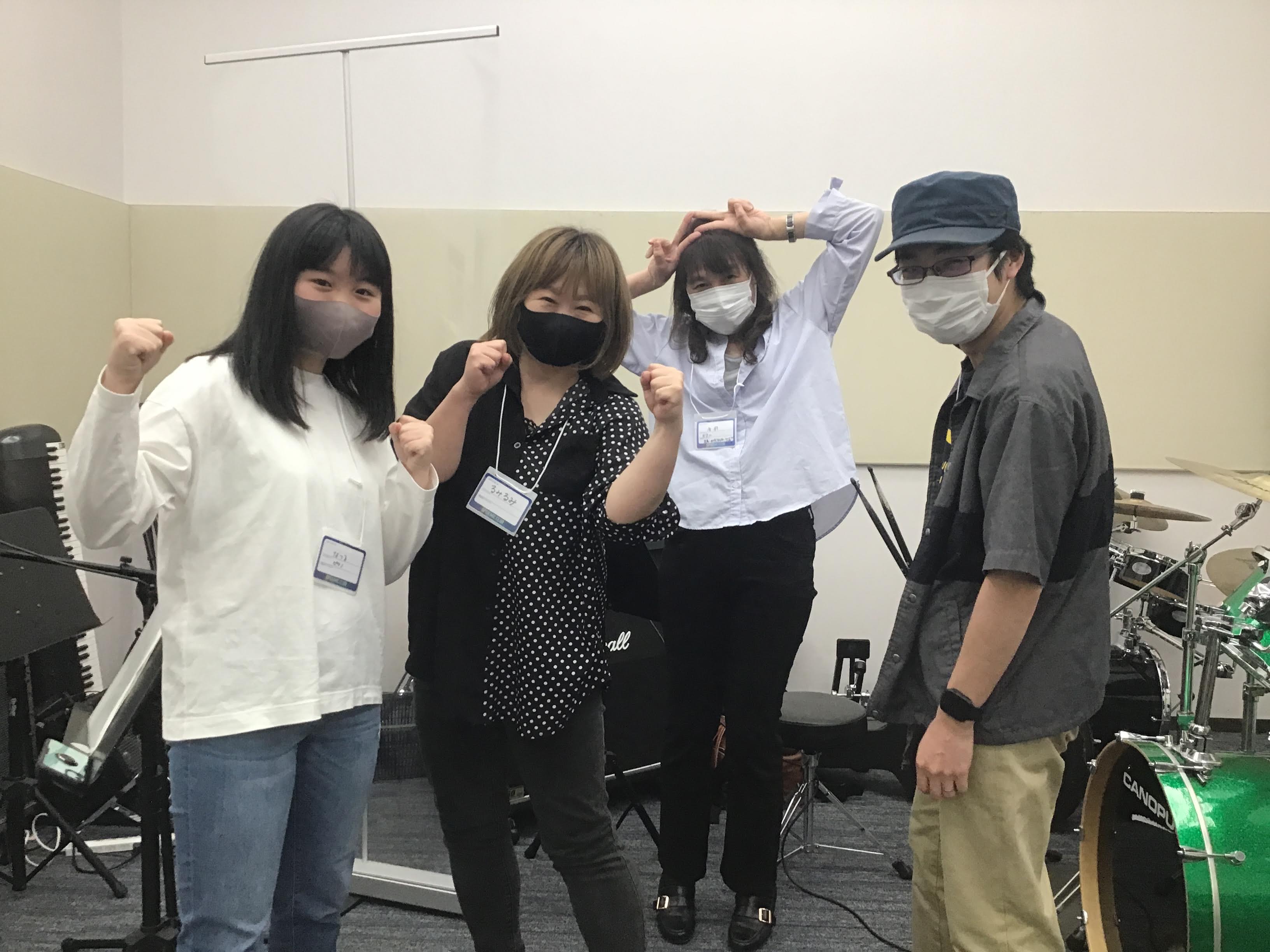 皆さん、こんにちは！サークル担当の伊藤です！！ OPEN MIC CLUB第11回の第1部の様子をお伝えします！ CONTENTS「OPEN MIC CLUB」って何？という方はこちら今回の曲目は斉藤和義さんの「歩いて帰ろう」です！最後はみんなで集合写真を！WEB申し込みはこちらから！「OPEN M […]