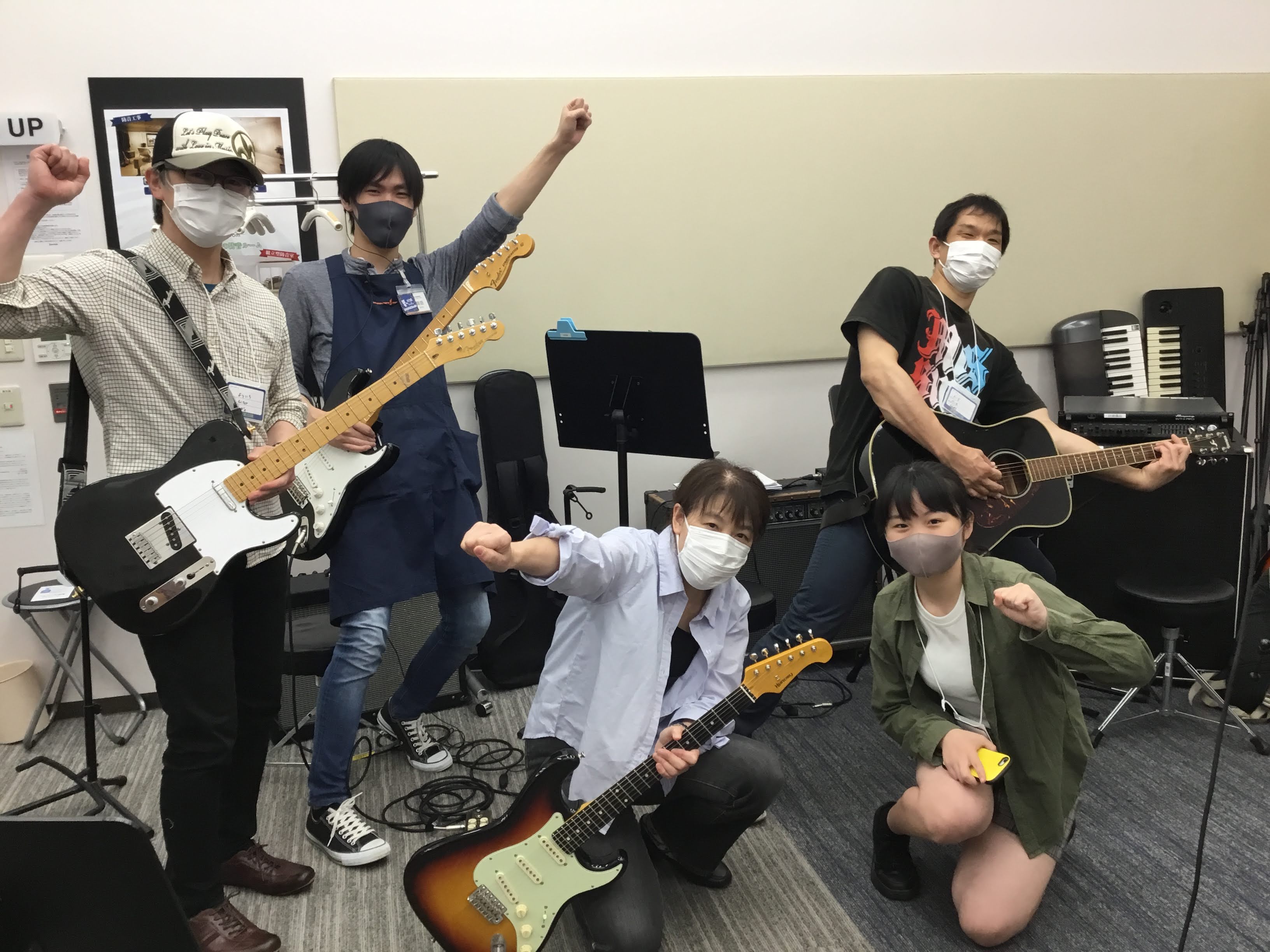 皆さん、こんにちは！サークル担当の伊藤です！！ OPEN MIC CLUB第12回の第2部の様子をお伝えします！ CONTENTS「OPEN MIC CLUB」って何？という方はこちら今回の曲目はヨルシカさんの「ただ君に晴れ」です！最後はみんなで集合写真を！WEB申し込みはこちらから！「OPEN M […]