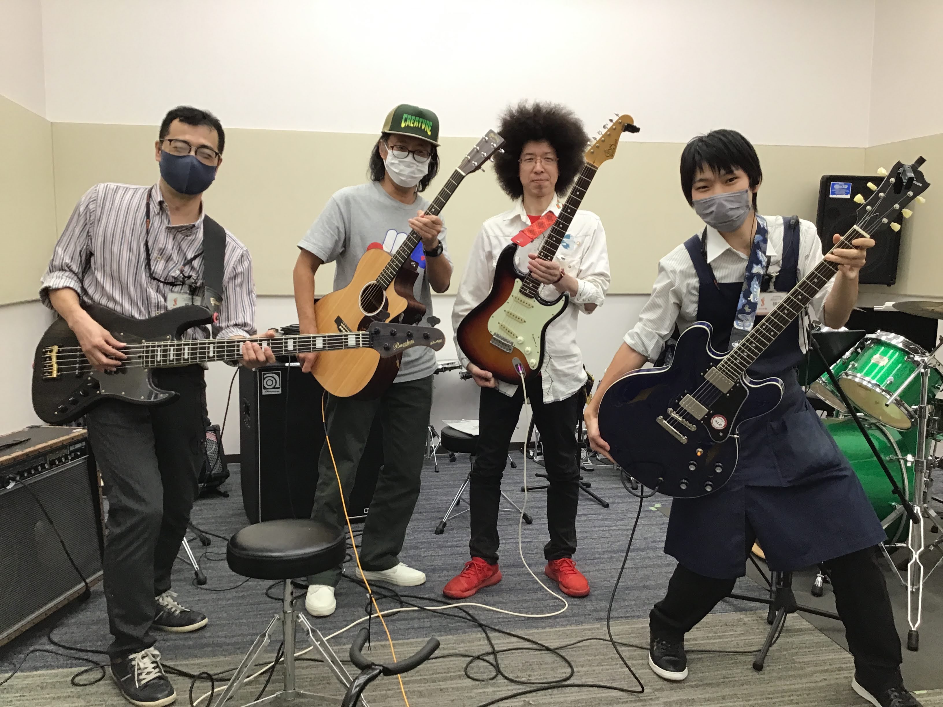 皆さん、こんにちは！サークル担当の伊藤です！！ OPEN MIC CLUB第16回の第2部の様子をお伝えします！ CONTENTS「OPEN MIC CLUB」って何？という方はこちら今回の曲目はエレファントカシマシさんの「今宵の月のように」です！最後はみんなで集合写真を！WEB申し込みはこちらから […]