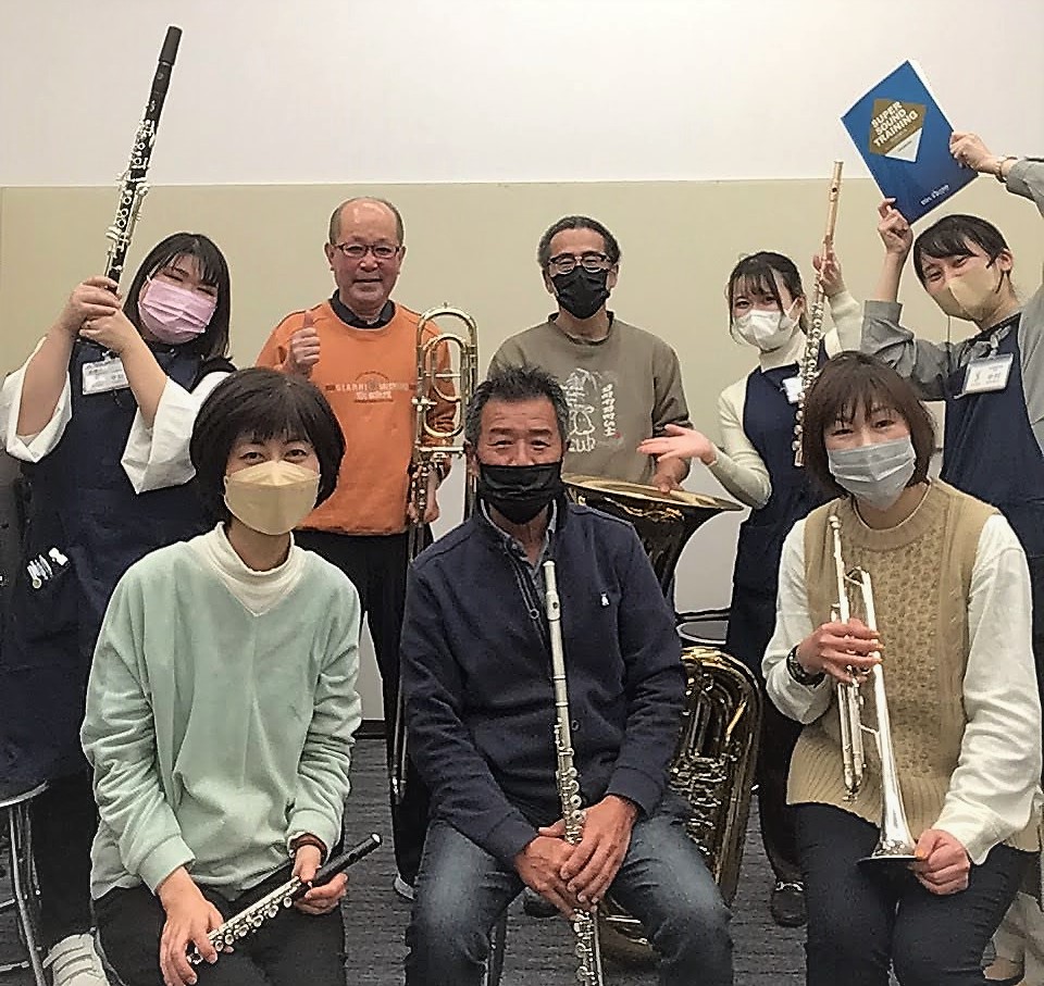 こんにちは！茶屋吹奏楽団運営の中村です。 11月に、約2年ぶりの練習を再開した茶屋吹奏楽団・通称「ちゃやすい」の1月29日（水）練習レポートをお届けします！ お久しぶり&初参加の5名の方にお集まりいただきました！！ 今回は、昨年の再開後にもお越しいただいたみなさま、そして初めてちゃやすいへご参加いた […]