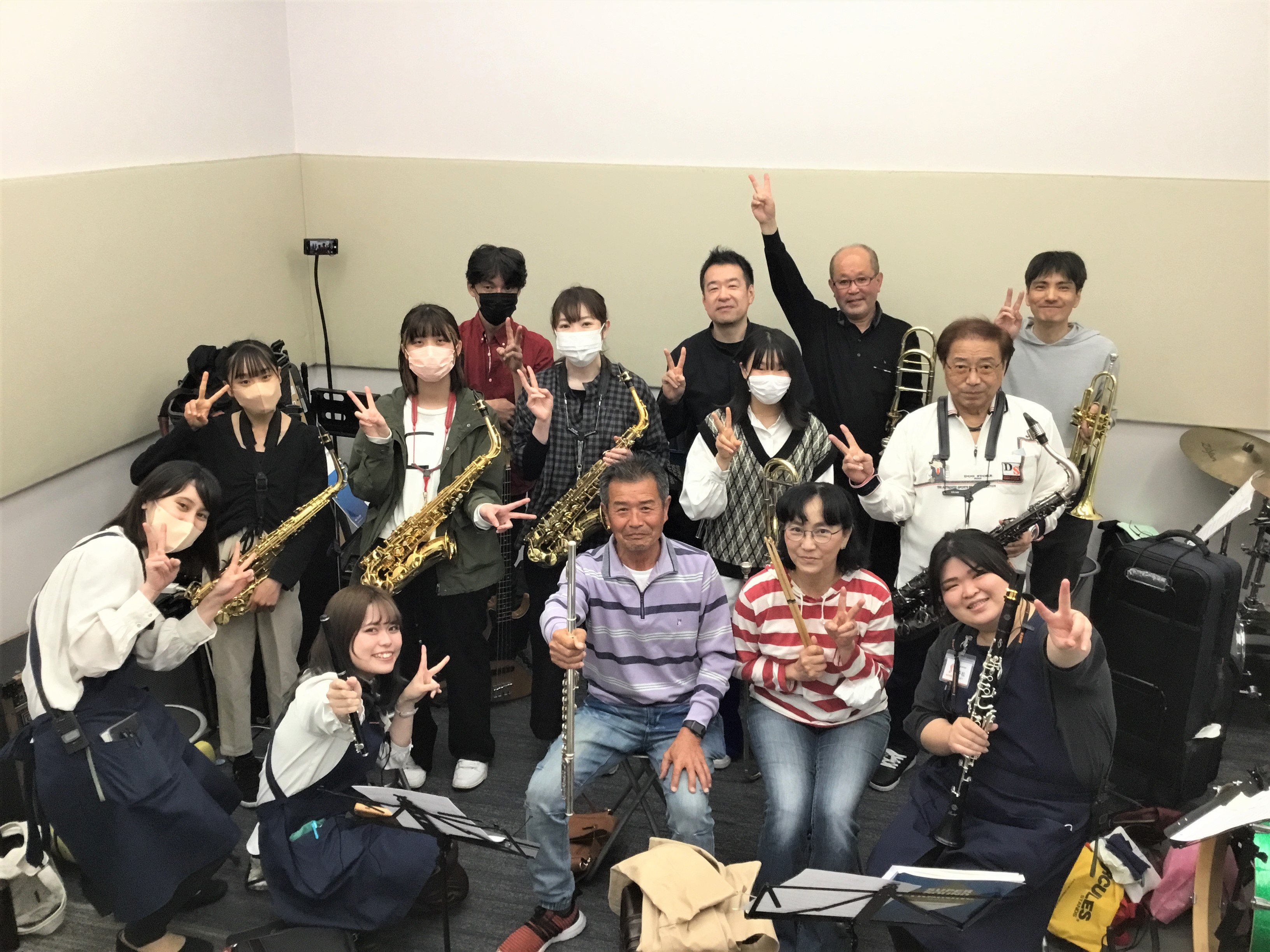 こんにちは！茶屋吹奏楽団運営の中村です。 新年度一発目の練習を開催しました～！早速レポートをお届けします♪ ・ 出会いの春♪初めて＆お久しぶりの方にもお越しいただきました！ 常連の方から、2,3年ぶりにご参加の方、そして今回初参加の方まで、パートも幅広い11名のみなさまがお集まりくださいました(^^ […]
