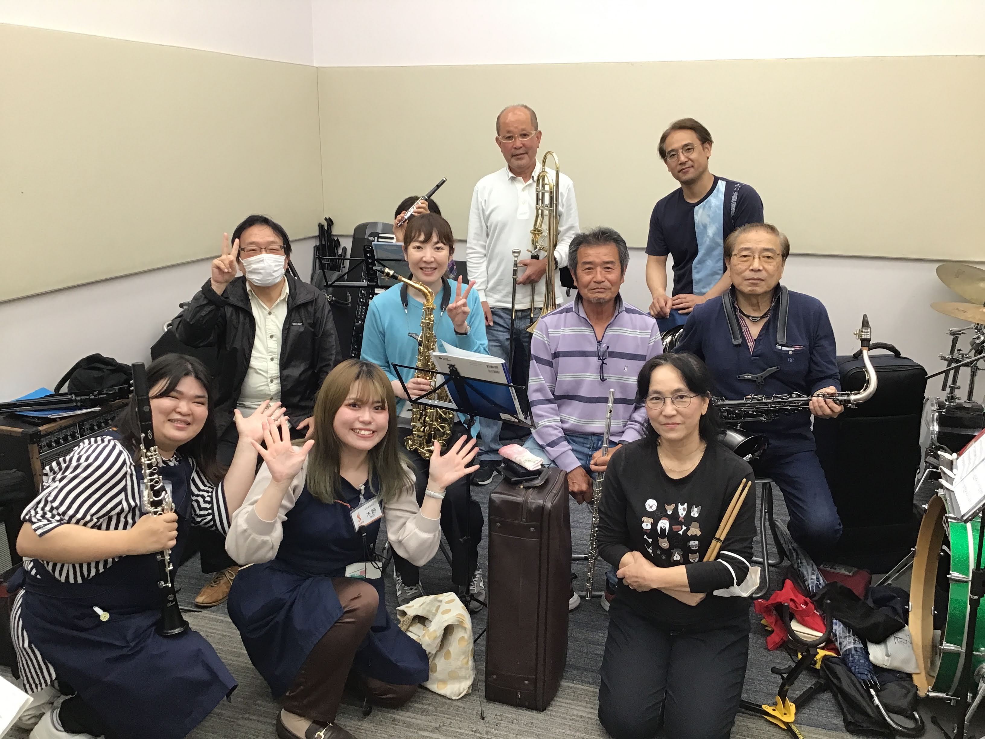 こんにちは！茶屋吹奏楽団運営の木野です。 新体制ちゃやすい初！練習レポートをお届けします～！ GW最終日！9名の方々にお集まりいただきました！ ゴールデンウィーク最終日＆雨女木野が雨を呼び込んだにも関わらず、たくさんの方にお越しくださりました！ちゃやすい再開後初めての方や、今回の練習で入団をしてくだ […]