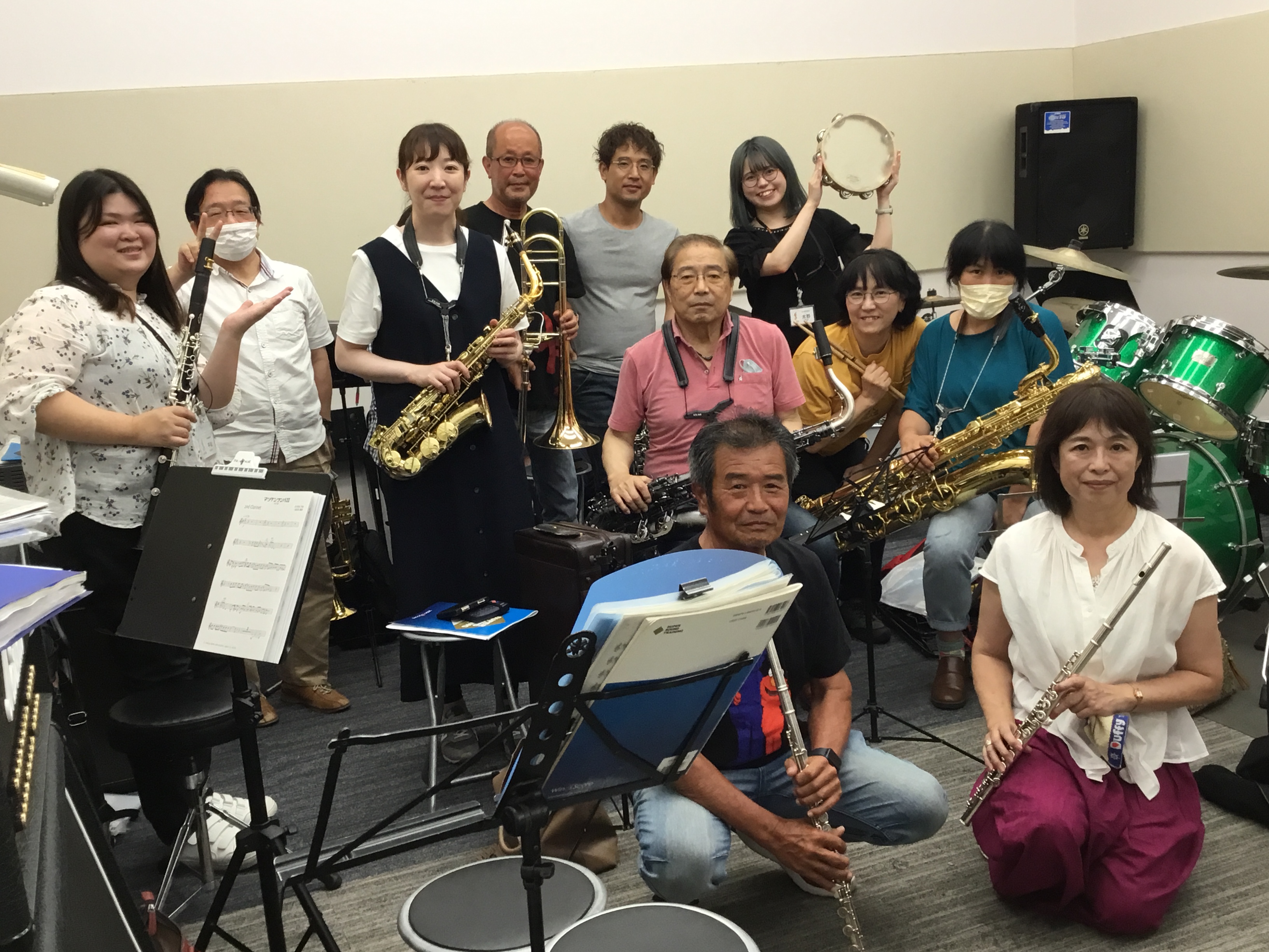 こんにちは！茶屋吹奏楽団運営の木野です。七夕の日は皆様いかがお過ごしでしたでしょうか？晴れとは言えませんでしたが雨が降ることはなかったですね！織姫と彦星は無事再会を果たせたのかにやにやしております。にこにこ状態で今日も元気よく茶屋吹レポートをお送りします♪ 練習前のこそ練 皆様との練習を前に来月の演 […]