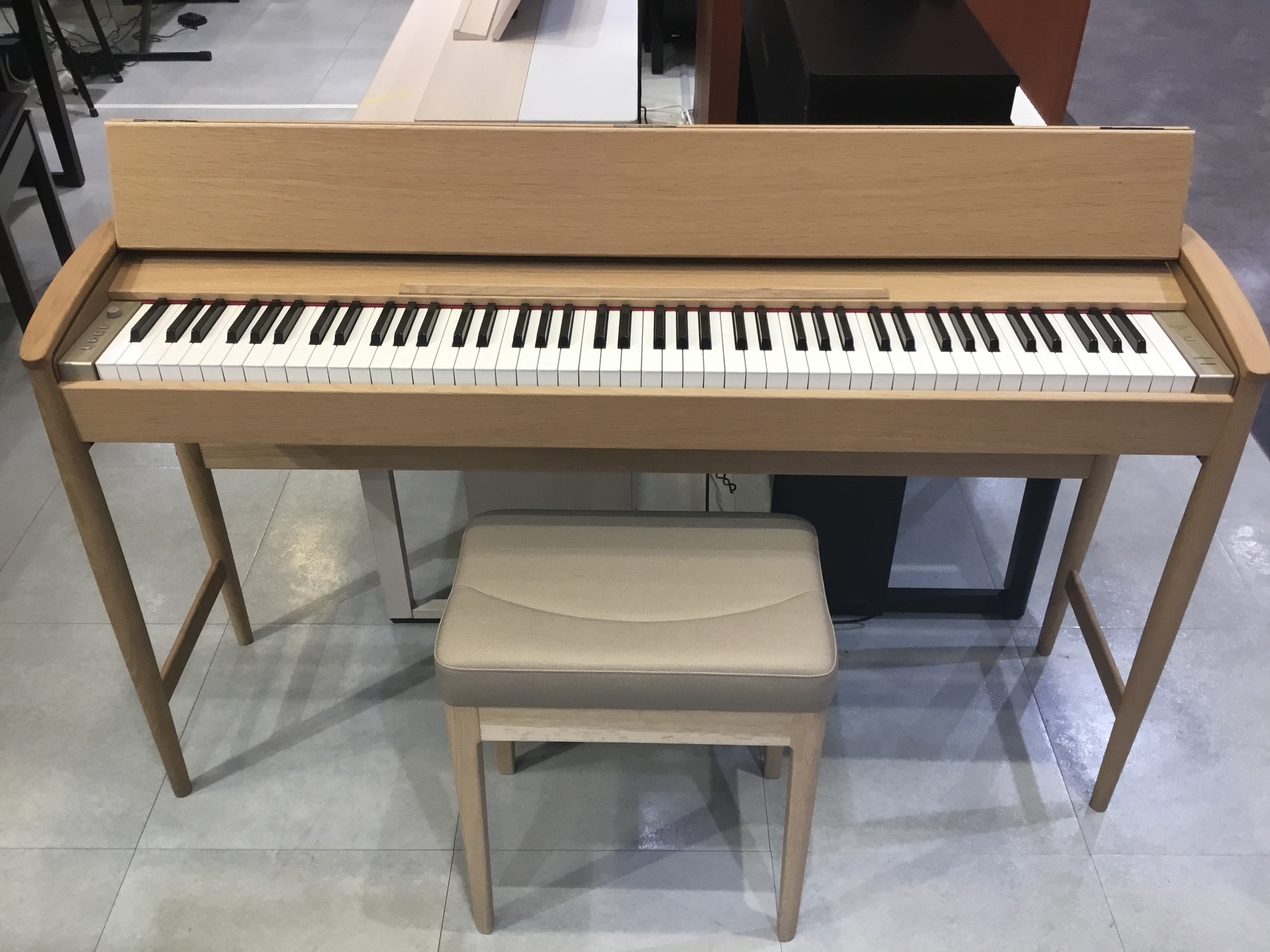電子ピアノ(木材✕樹脂ハイブリッド鍵盤)Roland/KF-10
