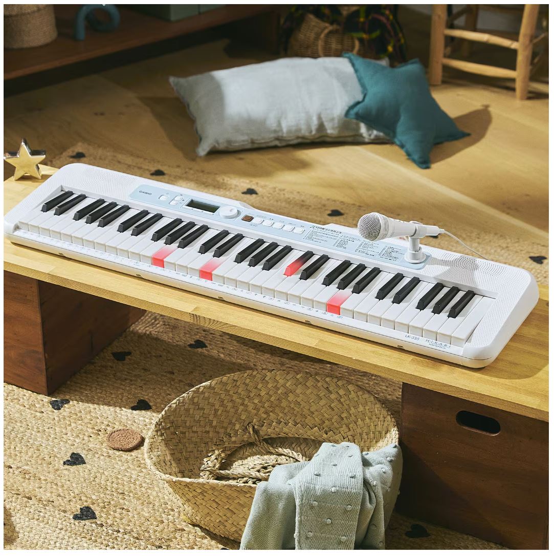 楽しく弾ける!歌える!Casiotone 光ナビゲーションキーボードLK-335