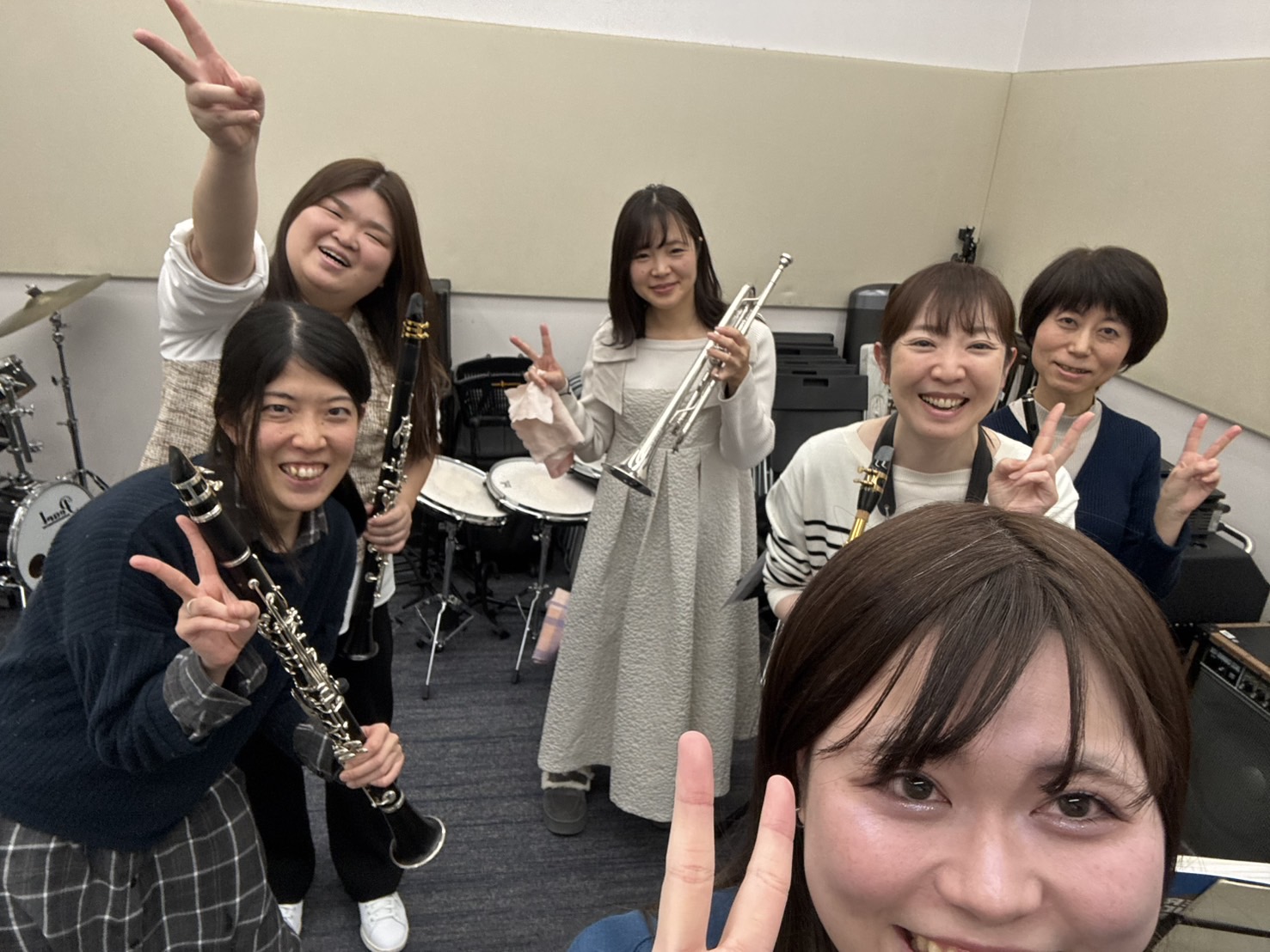 こんにちは！そして遅ればせながら明けましておめでとうございます。茶屋吹奏楽団の木野です！本年も茶屋吹奏楽団をどうぞよろしくお願いいたします！年明け一発目の練習レポートをお届けします。 CONTENTS4名の方にご参加いただきました！茶屋吹奏楽団とは？4名の方にご参加いただきました！ 3連休の最終日に […]