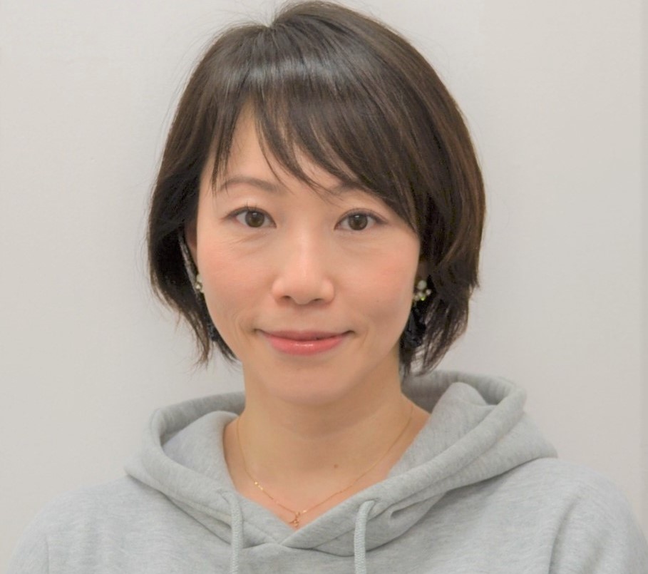 CONTENTS講師紹介レッスン詳細お問い合わせ講師紹介 レッスン詳細 鈴木先生にインタビュー！ Q1.先生がヴォーカルを始めたきっかけは？ 子供の頃から歌うことが好きだったこと、教えてくれる教室があることを知ったことからです！ Q2.どんな方がレッスンに通われていますか？ リフレッシュしたい方や、 […]