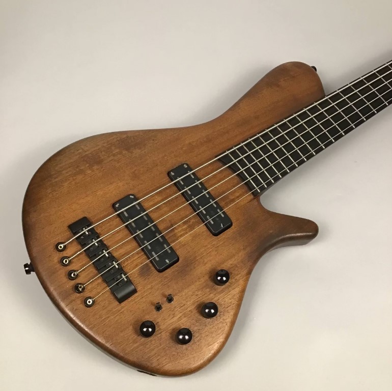 フランツベースギターズ　中古ベースFranz bassguitars SIRIUS 5-STRINGS