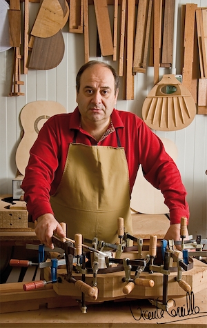 CONTENTSVicente Carrillo(ヴィセンテ・カリージョ) 氏 ～プロフィール～Vicente Carrillo(ヴィセンテ・カリージョ) 氏 ～プロフィール～ ※他会場で販売された場合は、当店会場未展示となる可能性もございます。ご了承くださいませ。 気になる楽器がございましたら、当 […]