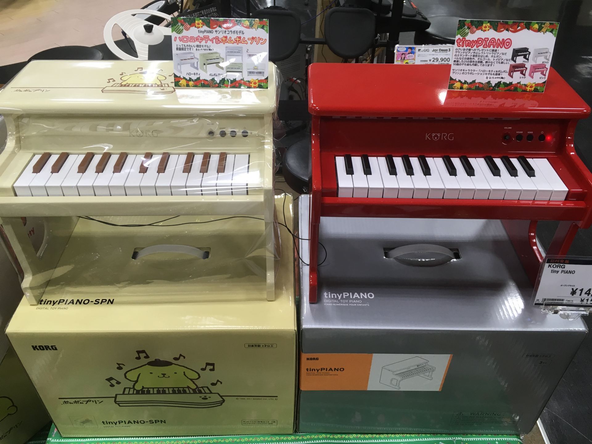 トイピアノ クリスマスプレゼント特集 Korg Tiny Pianoのご紹介 かわいいサンリオコラボモデルも展示中 ミ ナーラ奈良店 店舗情報 島村楽器