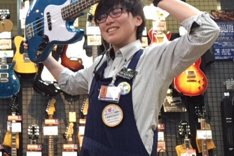 スタッフ写真 担当:ウクレレ、ドラム 好きなアーティスト:ロックからアニソン何でも(推しバンドはキュウソ) 竹田