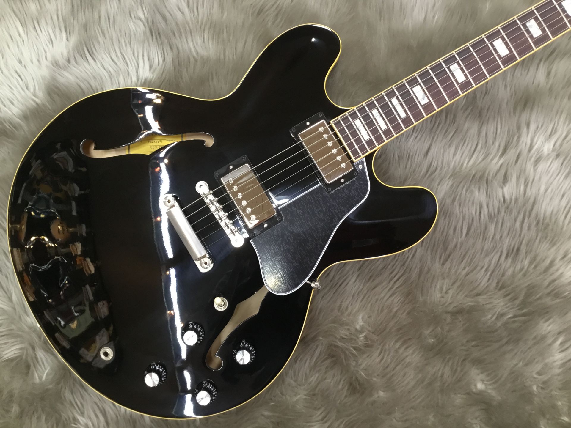 ギター】ES-335 TRADITIONAL入荷いたしました!【奈良でGibson探すなら