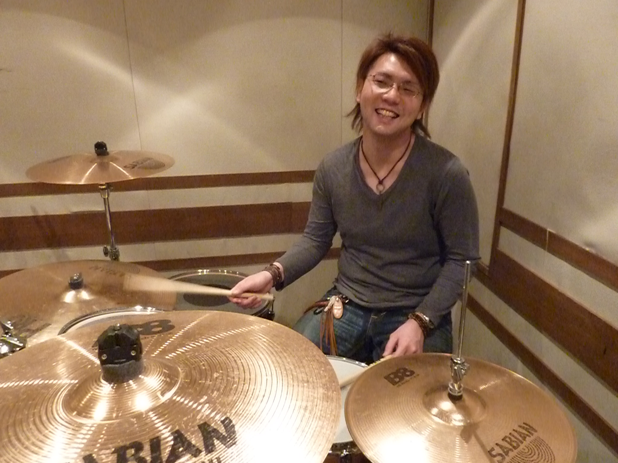 奈良 新大宮 ドラム教室講師紹介 久米 諒 金 ミ ナーラ奈良店 店舗情報 島村楽器