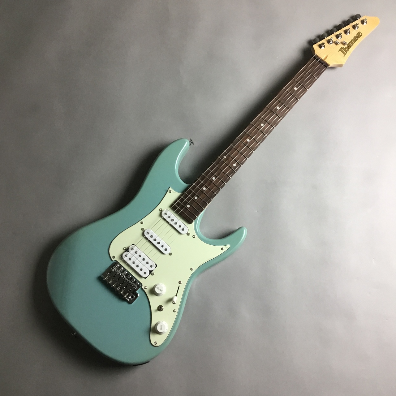 こんにちは！エレキギター担当の津田です！ *Ibanez　AZES40-PRB(Purist Blue)が入荷致しました！ |*メーカー|*品番|*定価（税込）|*売価（税込）|*コメント| |Ibanez|AZES40-PRB(Purist Blue)|OPEN|[!￥39,600,-!]|話題の […]