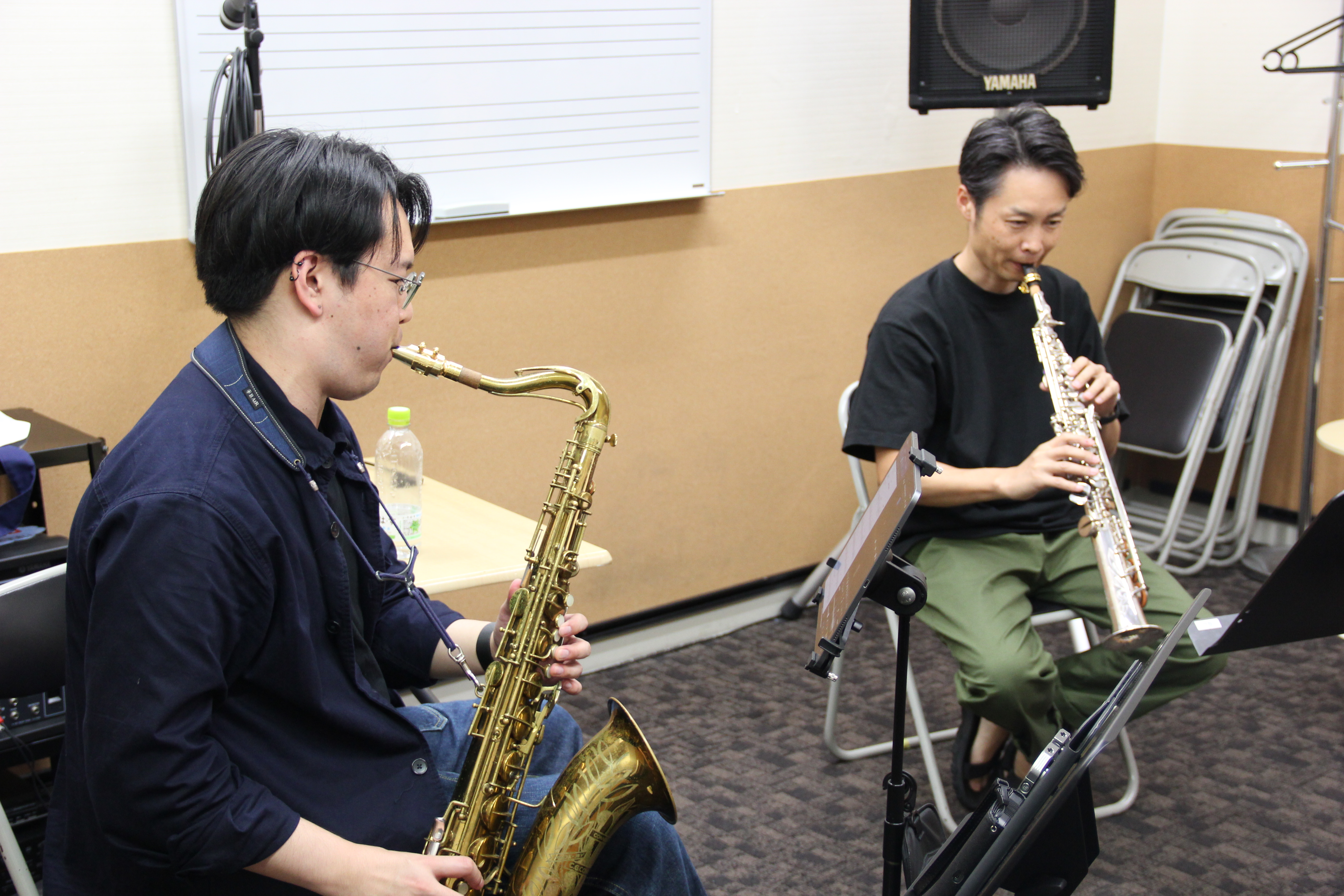 *酒井　大樹（さかい　たいじゅ）　担当曜日:土曜日 *講師プロフィール 大阪芸術大学ポピュラー音楽コース卒業。]]中学入学と同時に吹奏楽部に入部し、バリトンサックスを始める。]]その頃からジャズに憧れるようになり、高校は奈良県立高円高等学校音楽科に進み、クラシックを学ぶ。]]クラシックサックスを平田 […]