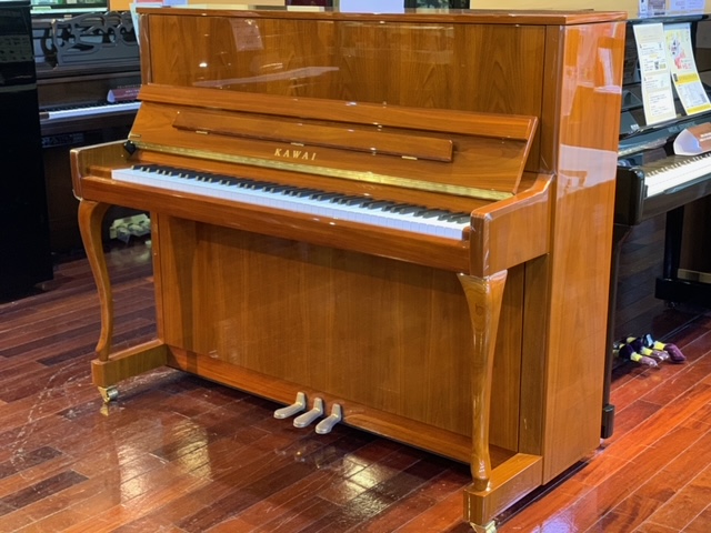 新品アップライトピアノK-300SF