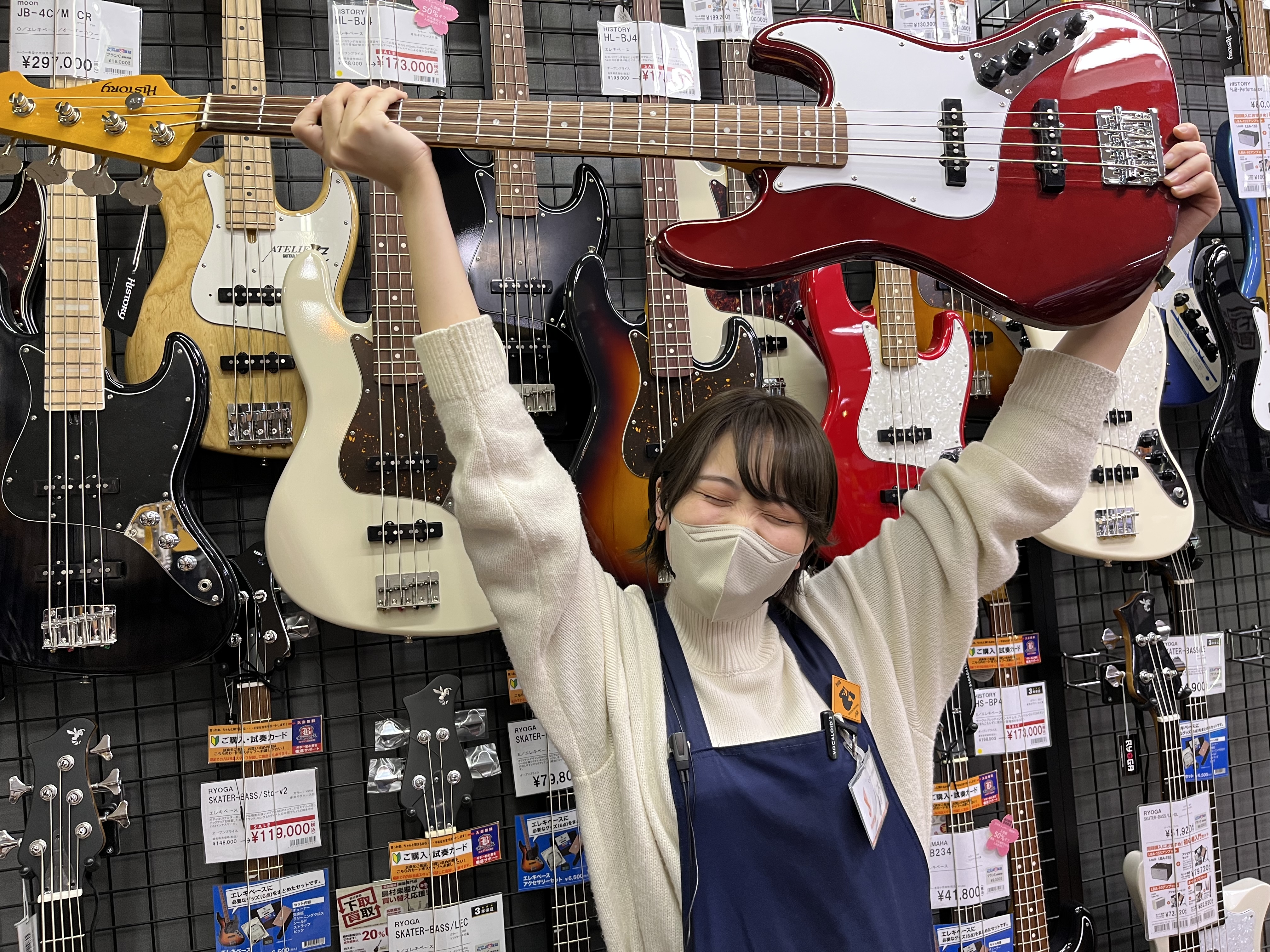 ベース大好き、低音大好き。軽音楽女子担当 八木