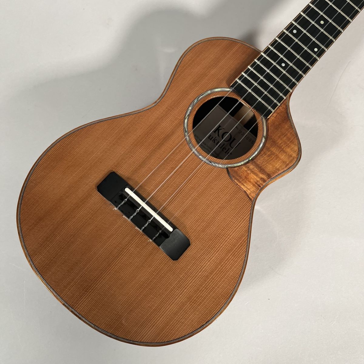 KOU ukuleleCEDR-LN