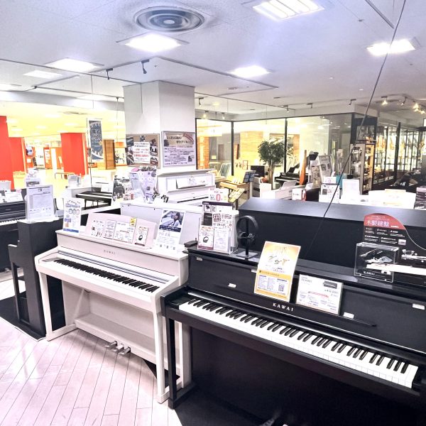 電子ピアノは常時30台以上展示