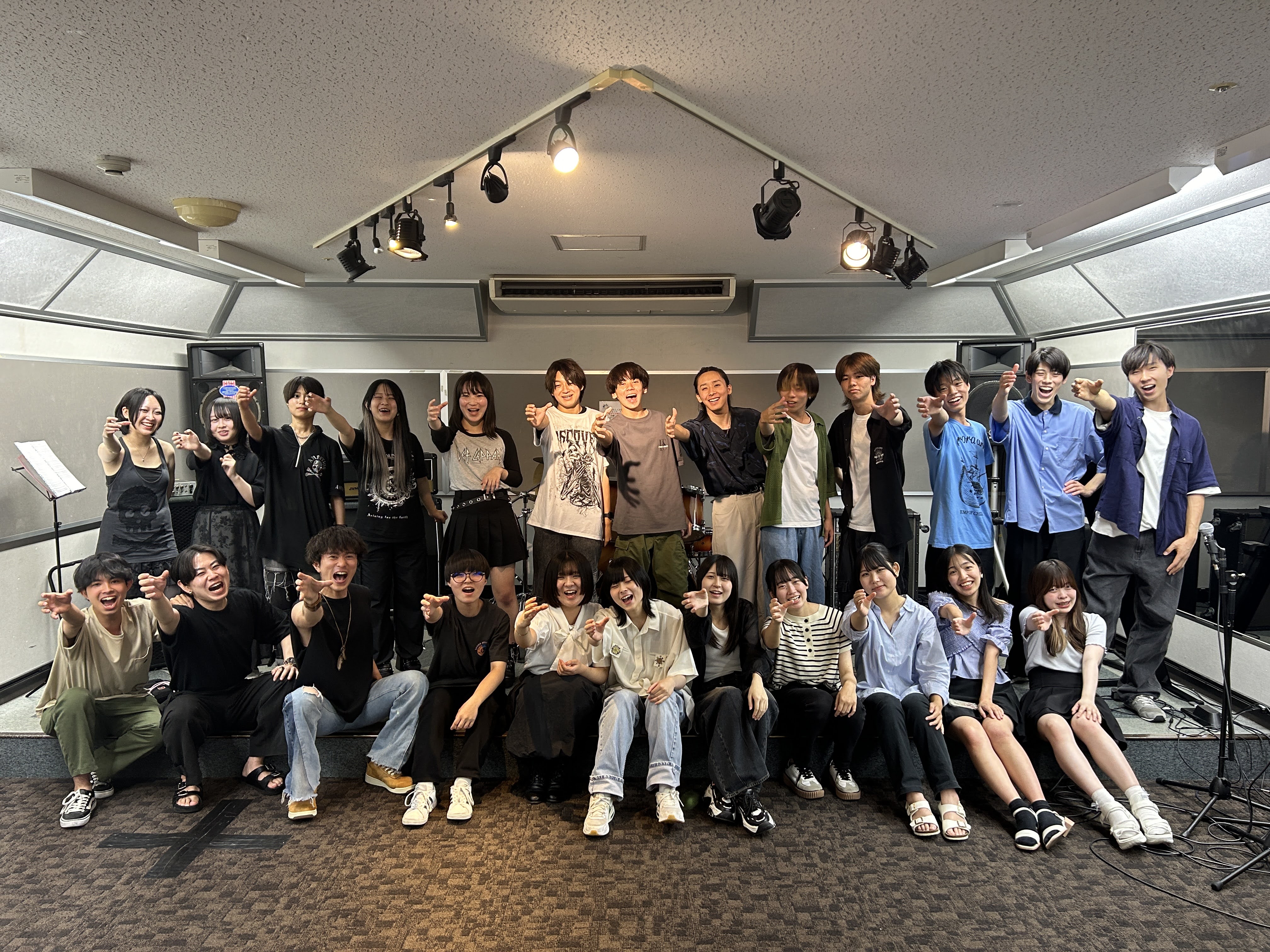 こんにちは！ 店長の山田です！ 7/27（土）に学生限定スタジオライブ　NARALIVE SEが開催されました。 盛り上がりに盛り上がったライブレポートをお届けいたします！ NARALIVEの詳細はこちら↓ CONTENTSスタッフバンド（前座）①Cassis Rock②ONEVISIONS③Fla […]