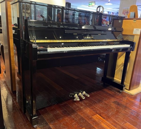 YAMAHA　b113(2010年製)　￥440,000(税込)<br />
