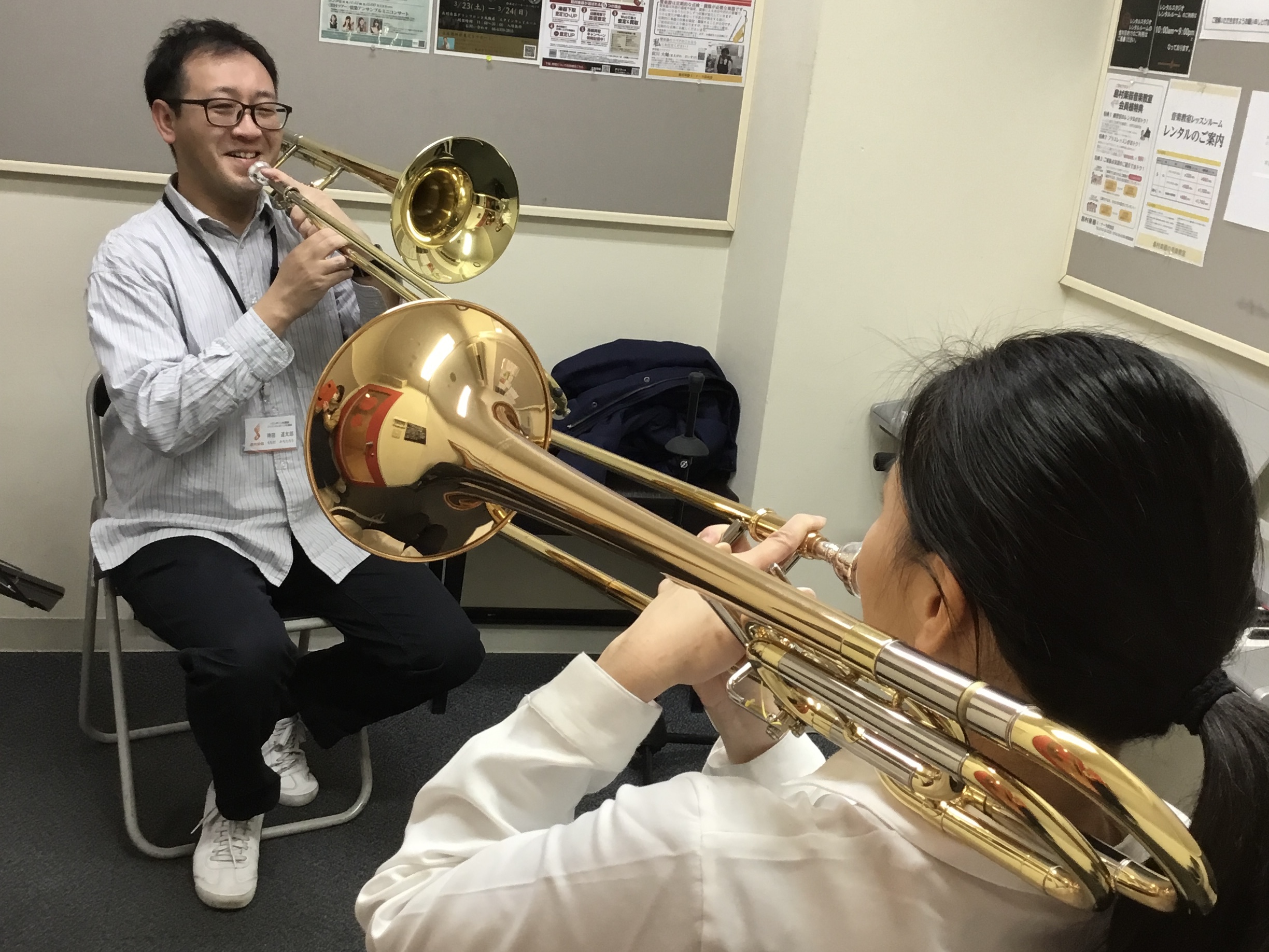 CONTENTS持田先生本人について聞いてみたレッスンについて聞いてみた体験レッスン随時受付中！各種音楽教室関係リンク先持田先生本人について聞いてみた ・先生がトロンボーンを始めたきっかけはなんですか 高校でなんとなく吹奏楽部に入部することになり、初めの数日はチューバでしたがトロンボーンの希望者がい […]