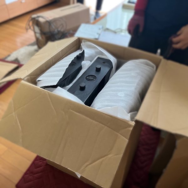 脚はこのように別の箱に入っています