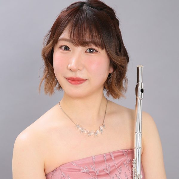 フルートインストラクター　岡崎碧
