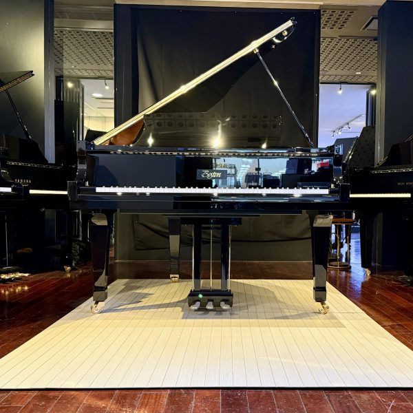 設置ピアノ　Boston/GP156PEII/EP<br />
W156×D151×H102cm