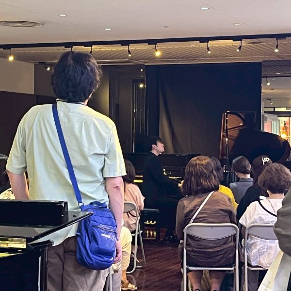 グランドピアノ「P152」