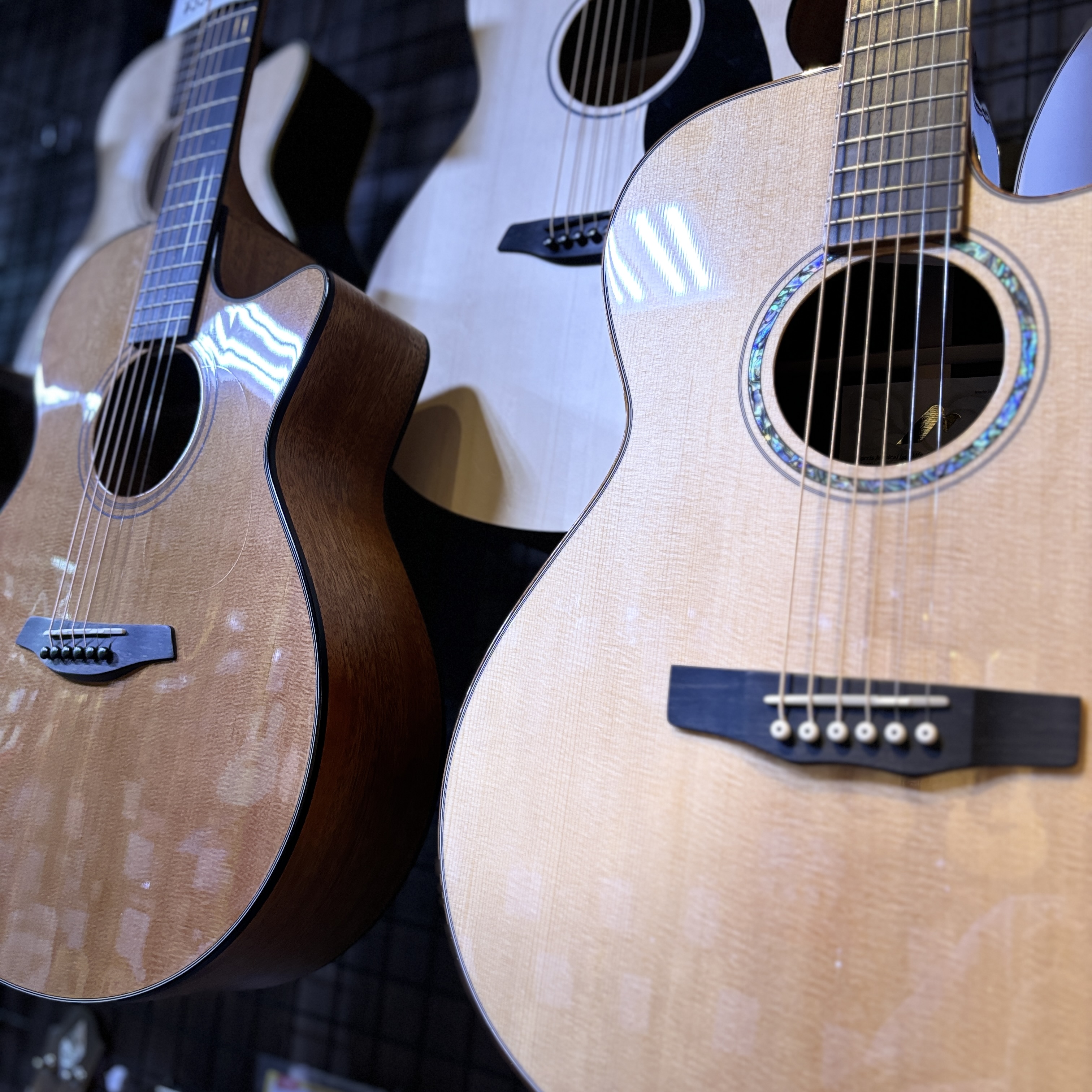 皆さんこんにちは！島村楽器ミ・ナーラ奈良店　アコースティックギター担当の山本です。 現在、YouTube等の動画投稿サイトを起点に人気上昇中のソロギター,フィンガーギターを多数展示するフェアを開催いたします！ 試奏大歓迎！ご希望の環境で試奏いただけます アコースティックギターエリアでの試奏はもちろん [&hellip;]