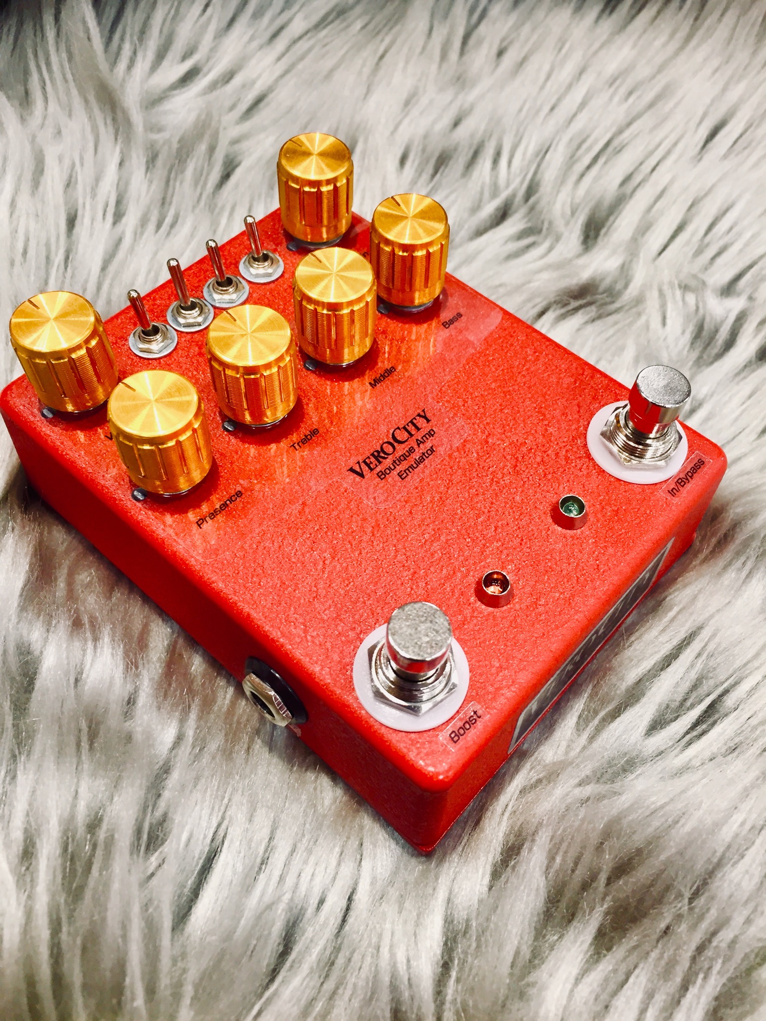 こんにちは！ エフェクター担当の嶋崎です！ 今回は人気エフェクターブランド VeroCity Effects PedalsのFRD-Customのご紹介です！！ |*ブランド|*型名|*定価(税込)|*販売価格(税込)| |VeroCity Effects Pedals |FRD-Custom|オー […]