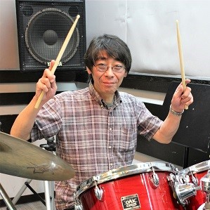 ドラム科講師　座間　博喜