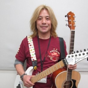 ギター科講師　小嶋　純