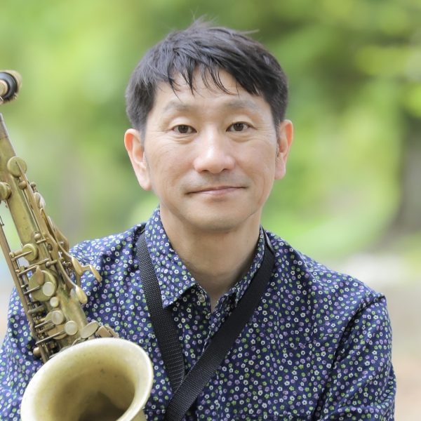 サックス科講師　鵜木　孝之