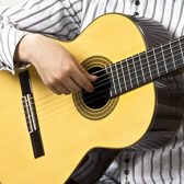 【クラシックギター教室】「いつかやってみたかった」を、今。大人から始めるクラシックギター/成田市