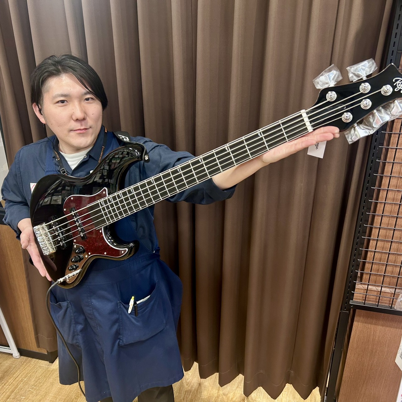 この記事を書いた人エレキベース・パーツ担当　山口