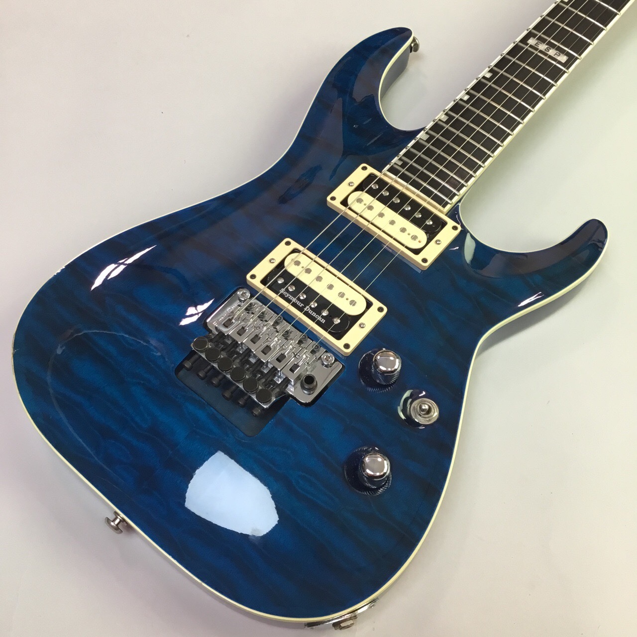 *DUNCAN ピックアップ搭載モデルで非常に太い音がします。 *ESP『HORIZON FR-Ⅱ Quilted Maple with Seymour Duncan』が当店に入荷しました！ 店頭で実際にお試しいただけます。]]ぜひお気軽にご来店ください！ |*ブランド|*型名|*付属品|*店舗商品 […]