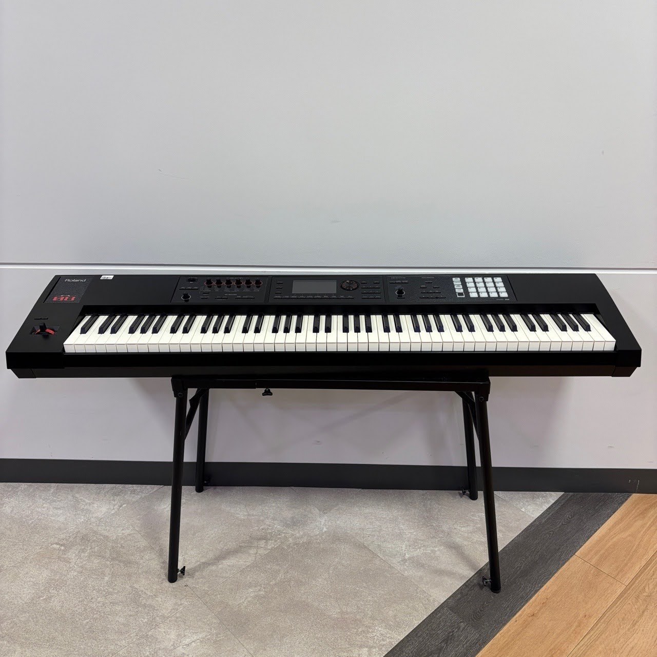 オールインワン・シンセサイザーRoland FA-08