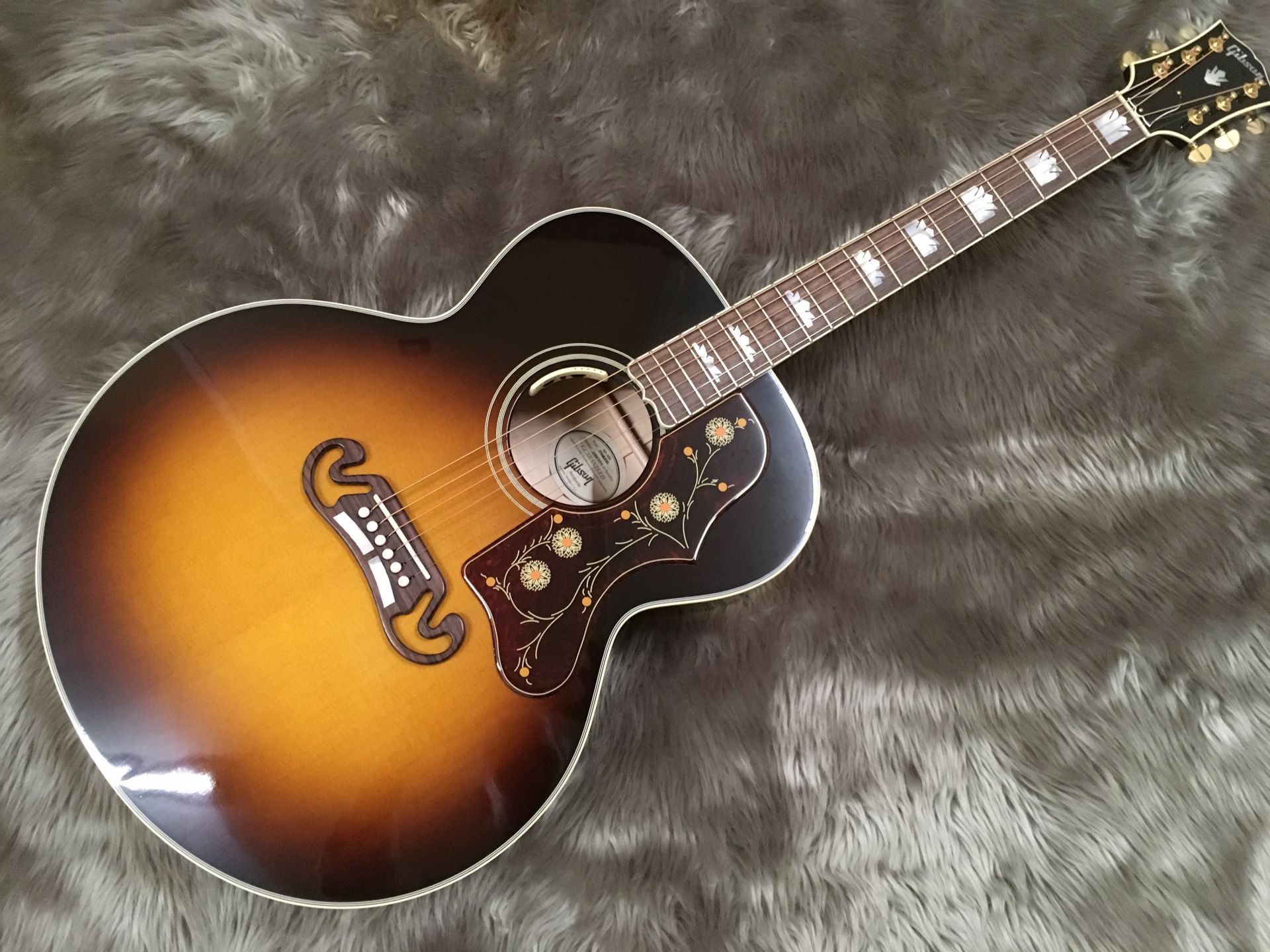 GIBSONのアコースティックギター、当店品揃えのご紹介。