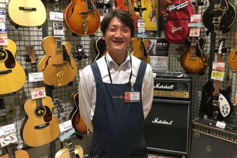 スタッフ写真 店長 中村